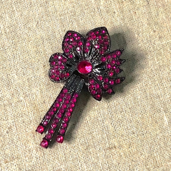 Pink Flower Pin - Picture 1 of 1
